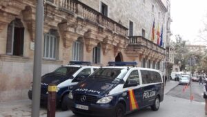 Polic&iacute;a Nacional