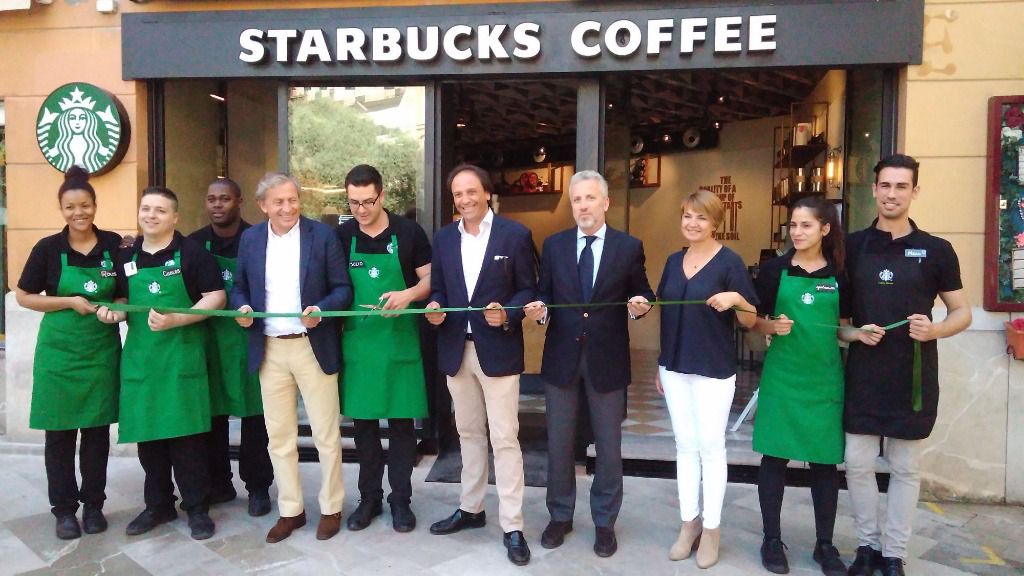 Momento de la inauguración de Statrbucks en Palma