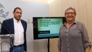 La regidora Borr&agrave;s presenta el informe del Ayuntamiento.