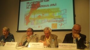 Andreu Manresa, segundo por la izquierda, en la asamblea del FOLC