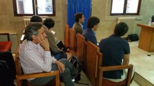 Los hermanos durante el juicio