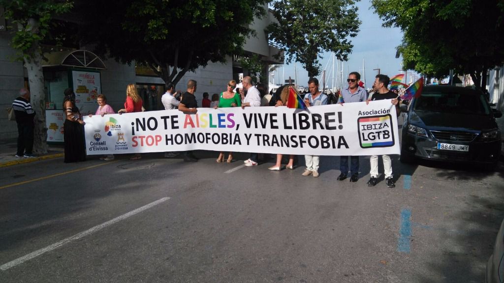 manifestacion orgullo gay eivissa 2016