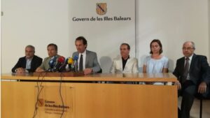 El conseller Marc Pons se ha reunido con representantes de las navieras.
