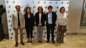 La ministra, flanqueada por Barcel&oacute;, benito, Negueruela y Salom