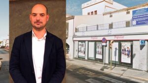 Miguel L&oacute;pez, abogado y afectado por la venta y una oficina del banco