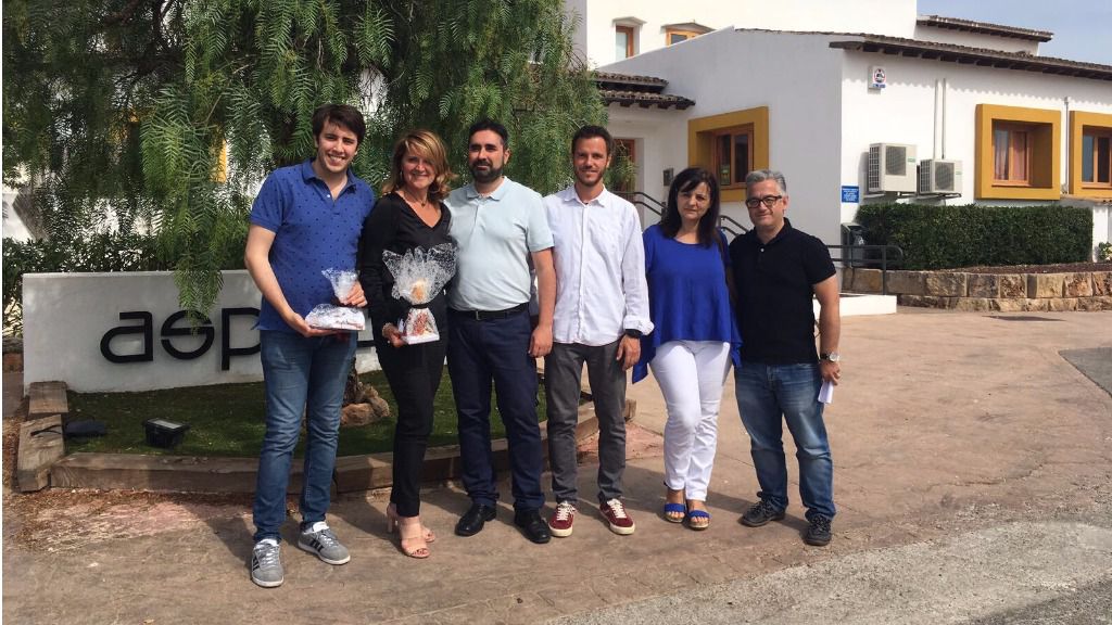 Rosa Estarás en su visita a ASPACE