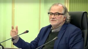 Andreu Manresa asegura que lo hace para colaborar con la investigaci&oacute;n