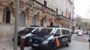 Polic&iacute;a Nacional