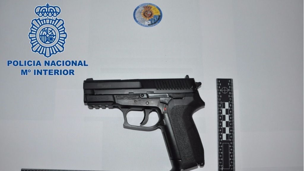 Imagen de la falsa pistola del atracador de Manacor
