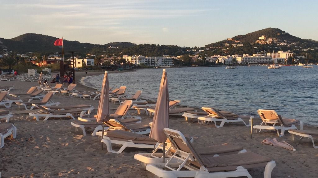 playa de Talamanca bandera roja
