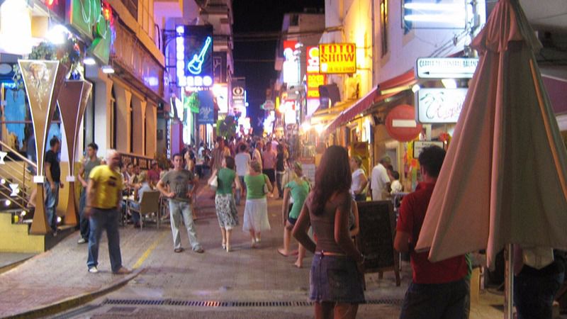 Una calle del West End en Sant Antoni