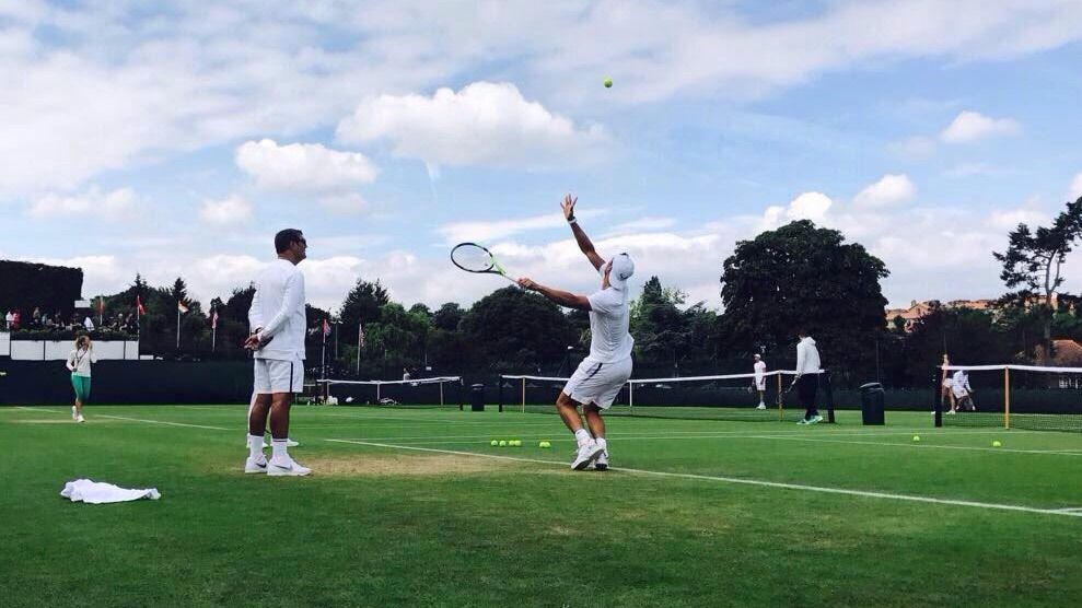 Nadal en un momento del entrenamiento en Wimbledon