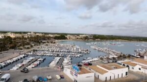 Los inmigrantes han llegado a primera hora a la Col&ograve;nia de Sant Jordi