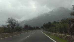 carretera temporal lluvia