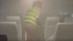 Imagen de un simulacro de incendio en cabina