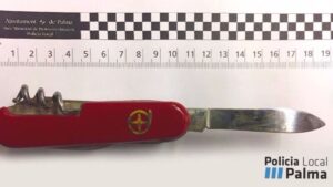 Imagen de la navaja requisada por la Polic&iacute;a