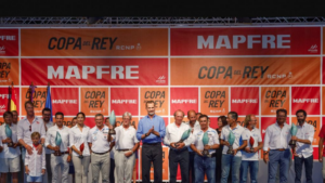 Armadores y patrones ganadores de la 36 Copa del Rey MAPFRE con Felipe VI