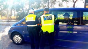 Imagen difundida por el yuntamiento de Calvi&agrave; de taxi pirata