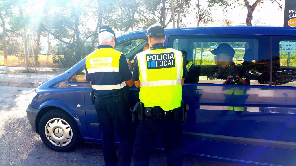 Imagen difundida por el yuntamiento de Calvià de taxi pirata
