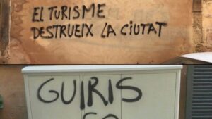 Pintadas contra el turismo