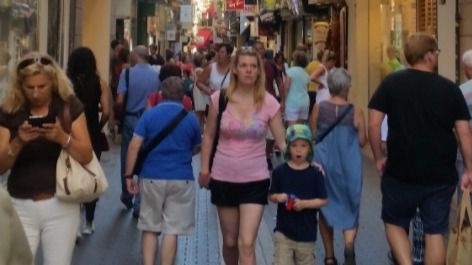 Las calles de Palma se llenan de turistas a diario