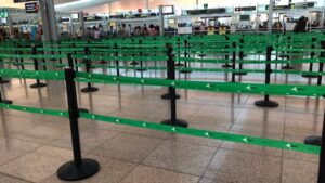 colas control seguridad aeropuerto