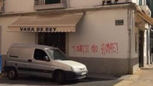 pintadas turistas ibiza