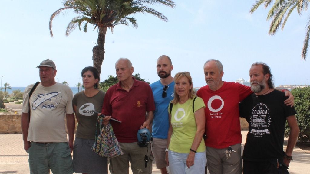 Miembros de Nabu, Amics de la Terra y el GOB