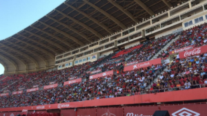 M&aacute;s de 5700 aficionados han acudido al estadio