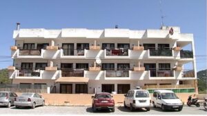 edificio ses roques cala llonga