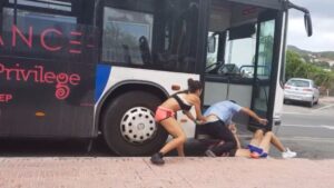 pelea conductor autocar