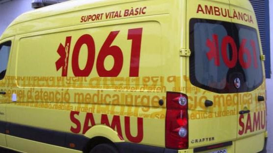 Una ambulancia trasladó a la herida hasta un centro sanitario