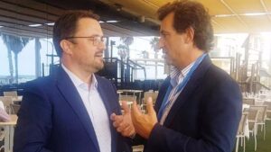 Imagen de la reuni&oacute;n entre Company y Antona