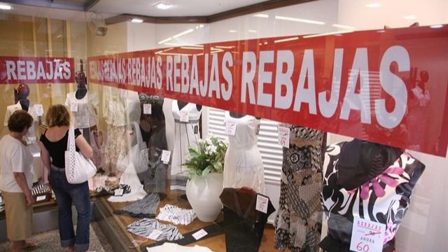 rebajas tienda comercio escaparate