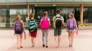 Mochilas, libros, material escolar, etc... suponen un gasto para los padres