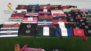 Imagen de parte de los productos falsificados