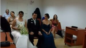 Los jueces de paz celebran multitud de bodas civiles