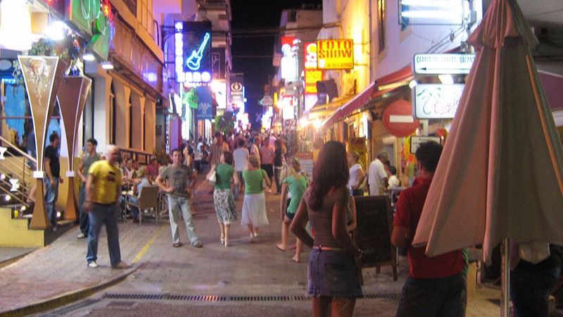 Calle del West End en Sant Antoni de Portmany