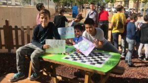 zona juegos y jardines es clot