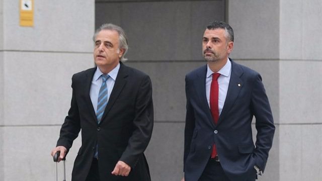 Santi Vila y su abogado este jueves en la Audiencia Nacional