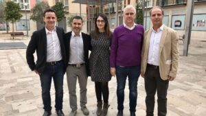 Meli&agrave; junto al secretario, vicepresidentes y tesorera