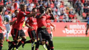 Lago celebra el primer gol (@futbolmallorca)