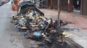 halloween actos vandalicos contenedores quemados