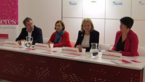 libro aqualia mujeres en primera persona