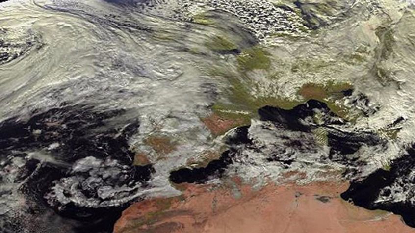 Mapa de España con 'Ana' encima de la Península y Balears