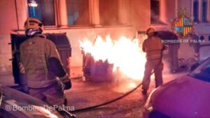 Bomberos de Palma sofocan un incendio en Nochevieja