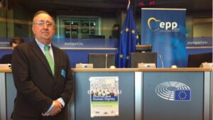 Agust&iacute; Buades Bruselas