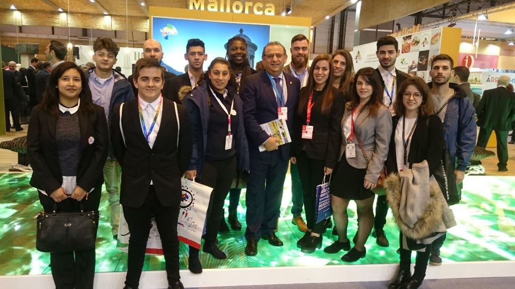 Alumnos del ciclo superior de alojamiento turístico del IES Calvià