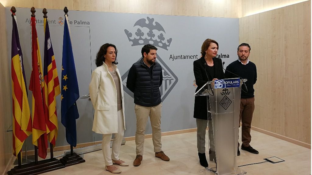 Durán ha pedido la dimisión de Ferrer arropada por su equipo