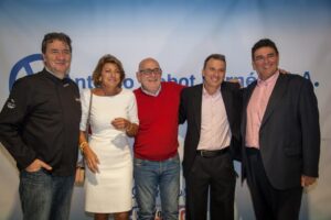 www.mallorcadiario.com_galerias-noticias_galerias_462329_Fiestanuevasedecabot_2800medios-2342